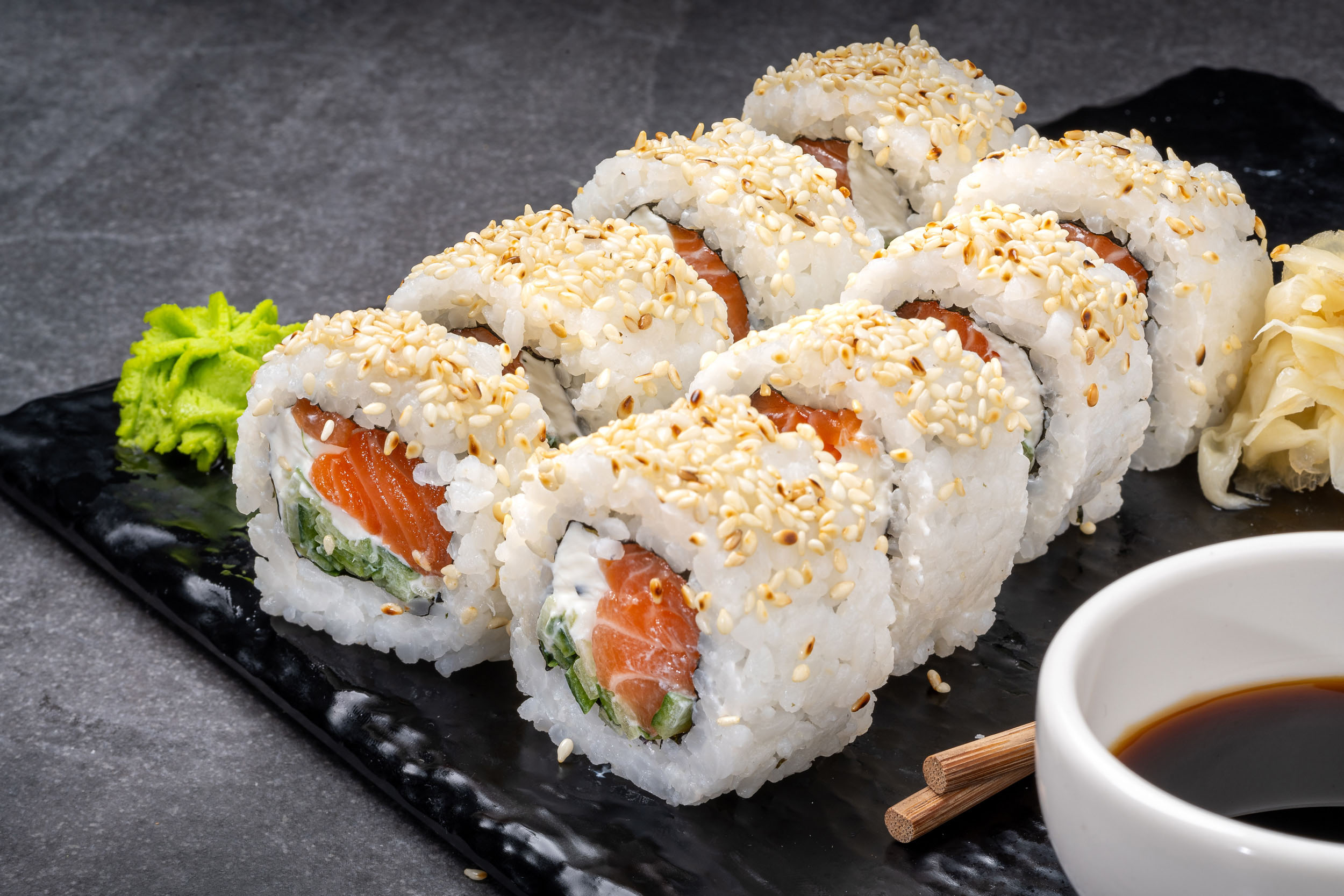 Philadelphia Roll — Vibe Sushi İzmir Buca sushi fotoğraf çekimi, açılı çekim | Mert Akdurak
