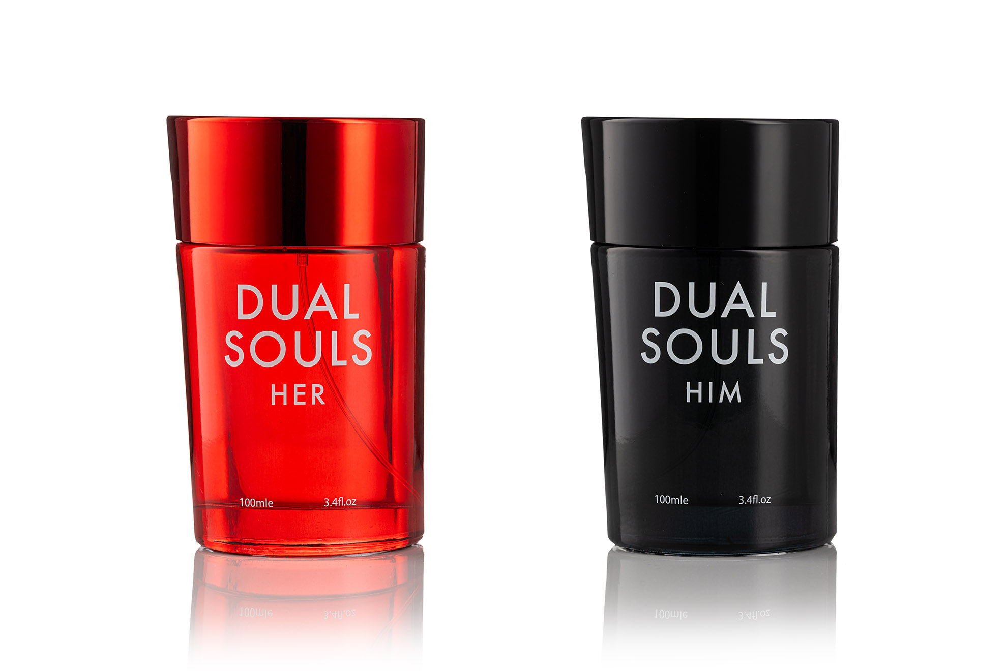 Trudy Dual Souls Her ve Him şişelerinin beyaz fonda yan yana çekilen parfüm ürün fotoğrafı.