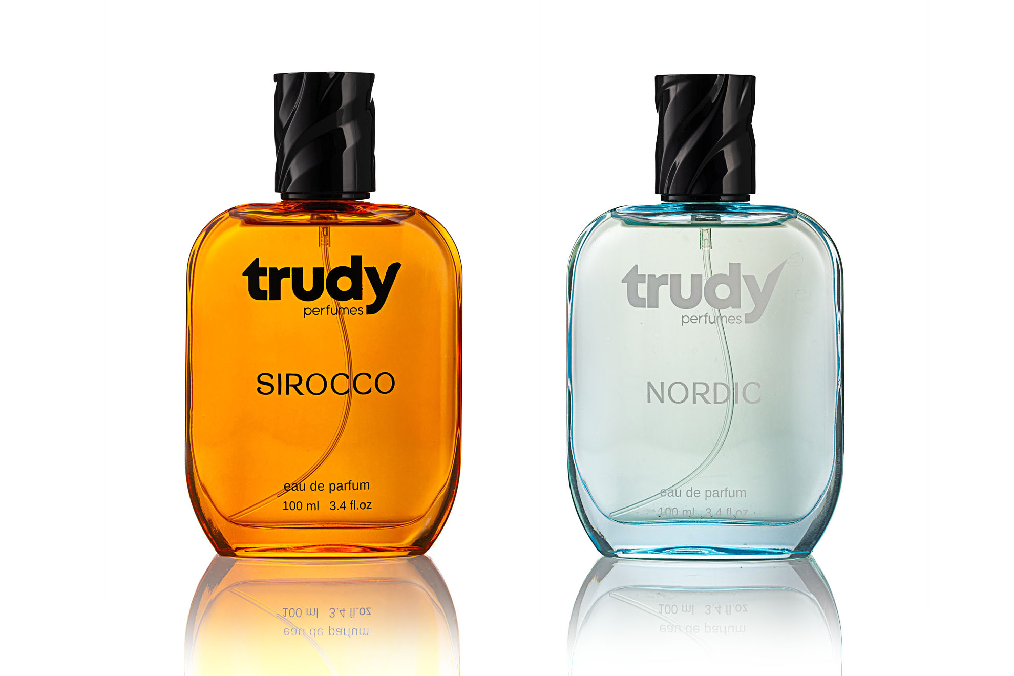 Burgulu siyah kapaklı Trudy Sirocco ve Nordic modellerinin beyaz stüdyo fonda çekilen parfüm ürün fotoğrafı.